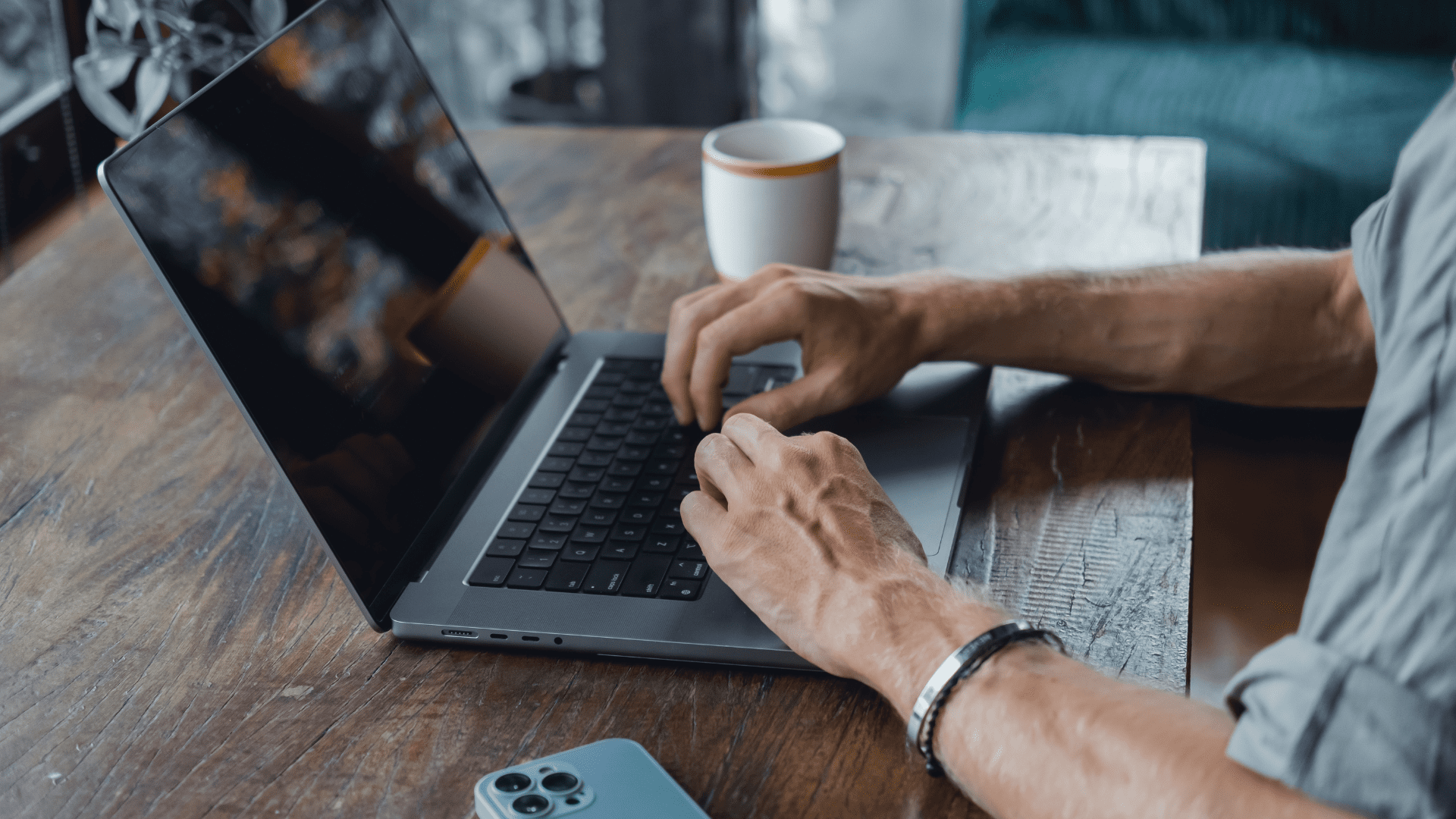 Why The SEO Consultant vs SEO Agency Question Matters